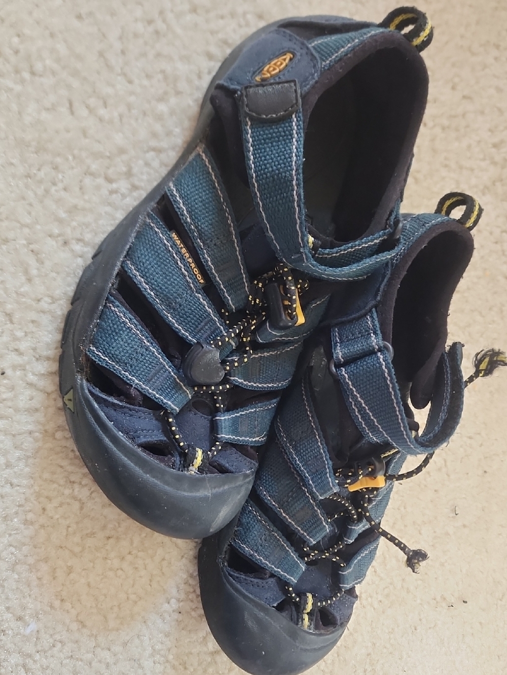 Sz 3 KEEN Newport H2 Kids Blue Closed-Toe Waterproof Hiking Sandals